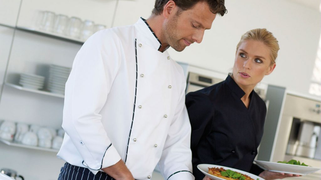 Das Team imagegerecht einzukleiden und das Budget im Blick zu haben, ist gerade für Existenzgründer oft eine Herausforderung. Textile Mietdienstleister wie die DBL unterstützen die Betriebe mit ihrem Full-Service.