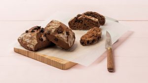 Leckere Kakaobrötchen versüßen den Start in den Tag.