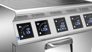 Moderne Geräte erleichtern die Arbeit in der Küche.