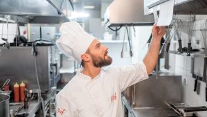 Vorsicht bei selsbtständigen Köchen und Küchenhilfen.