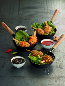 Noodle Sticks von Salomon.