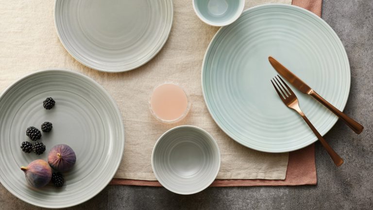 Wirkt wie frisch von der Töpferscheibe: Porzellankollektion Country House von Bauscher.