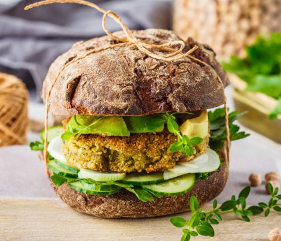 Burger-vegan-salat-vollkorn-C-as_270009028_500
