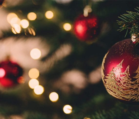 Unfälle bei Weihnachtsfeiern – Wie weit geht der Versicherungsschutz für Beschäftigte?